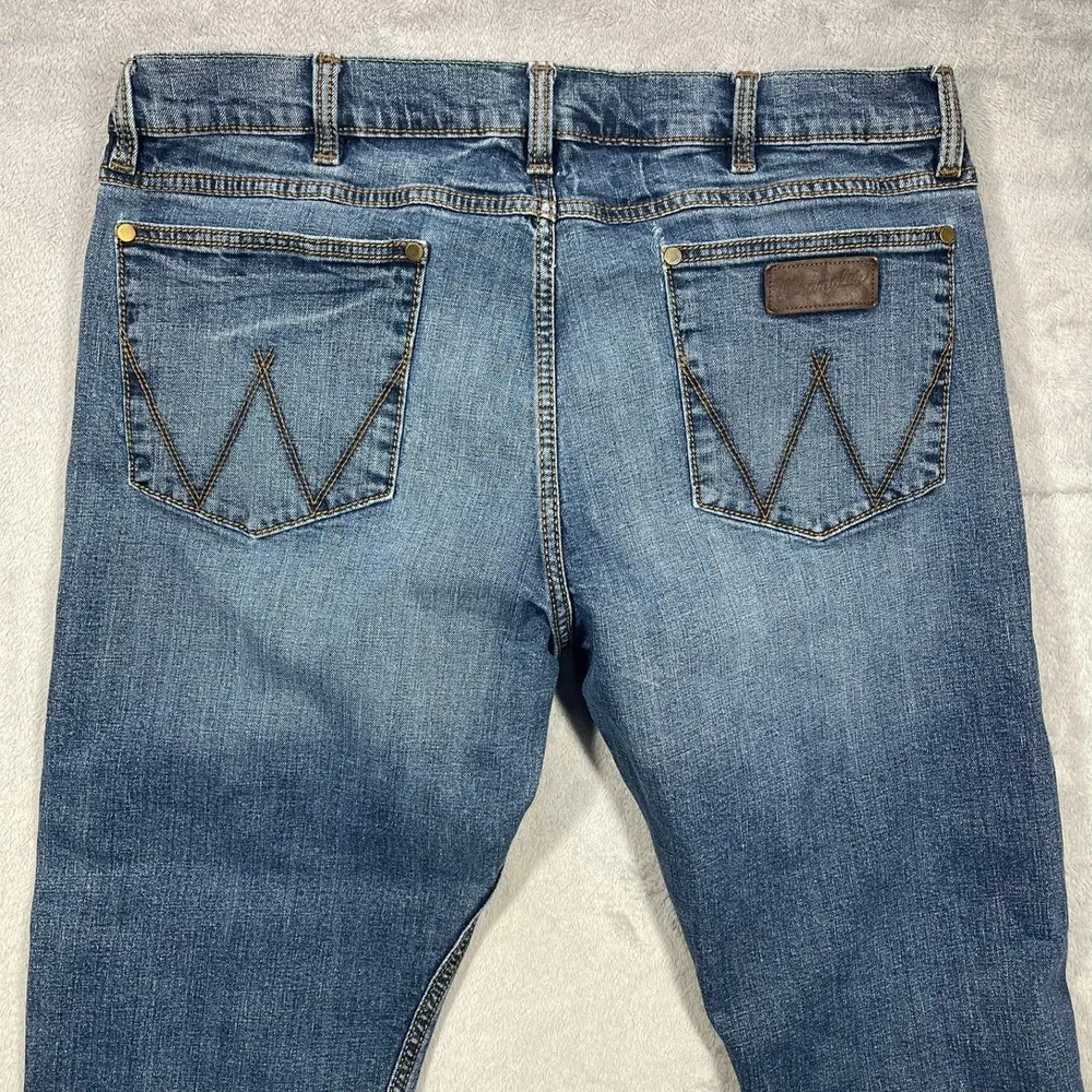 Wrangler Retro Jeans Mens 38(36)x29(28) Blue Slim Straight Medium Wash READ - Picture 7 of 8